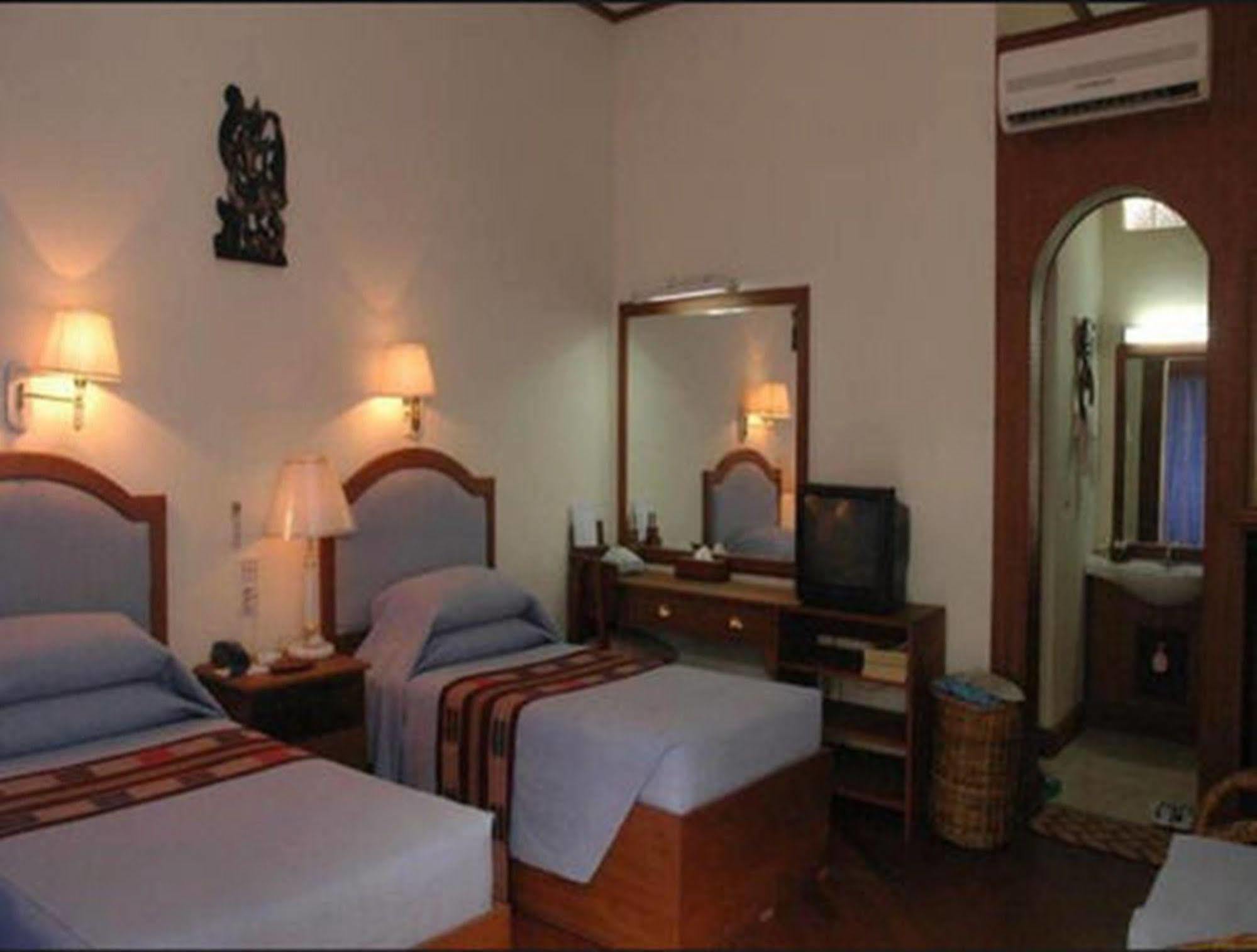 Emerald Land Hotel Mandalay Dış mekan fotoğraf